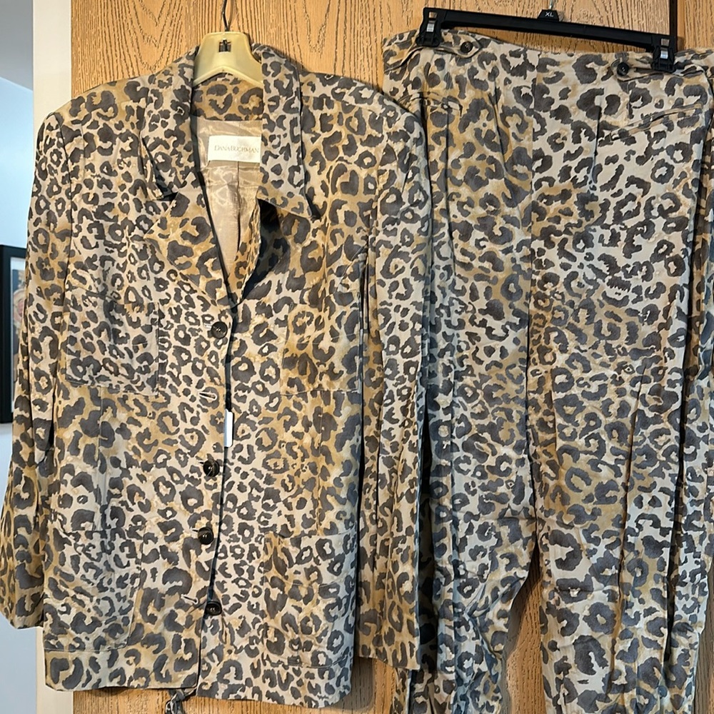 3 piece Dana Bachman suit Blazer, pants and skirt size 16 100% Viscoe rayon